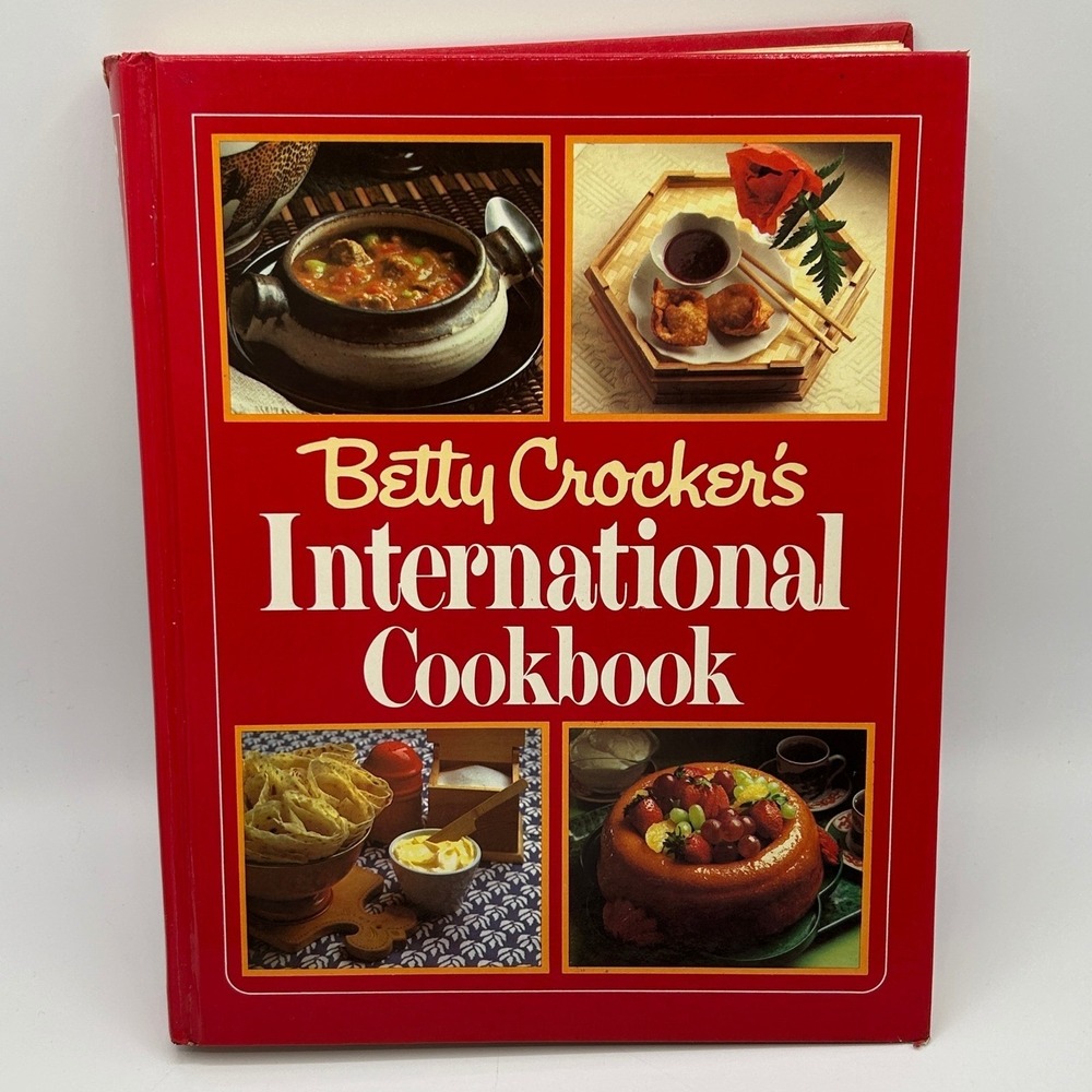 Betty Crockers International Cookbook 1980 Vintage Recipes Hardcover Illustrated